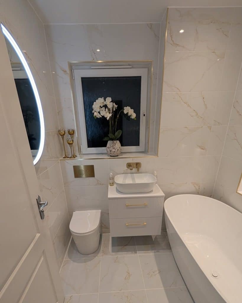 Main bathroom by Clan Bathrooms, Glasgow