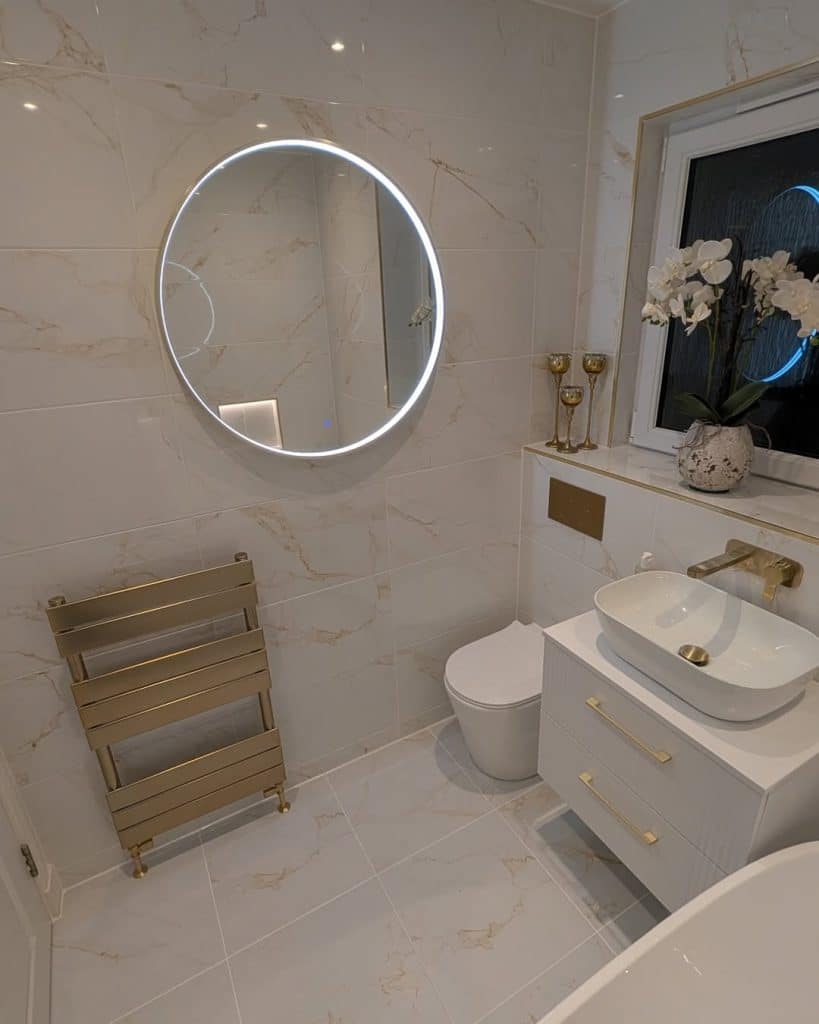 Main bathroom by Clan Bathrooms, Glasgow