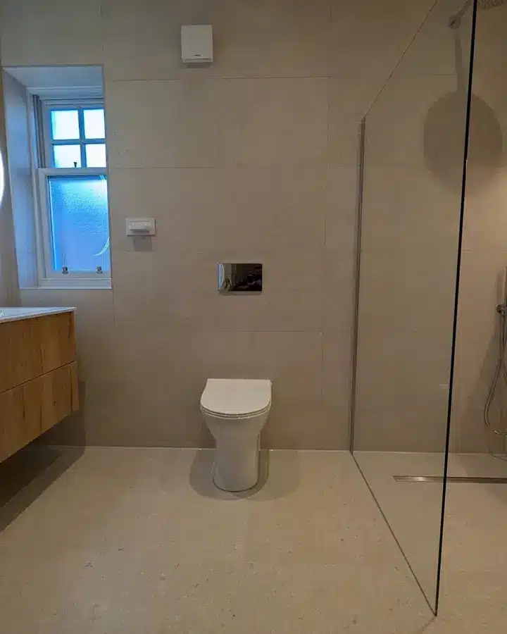 Wet room by Clan Bathrooms, Glasgow